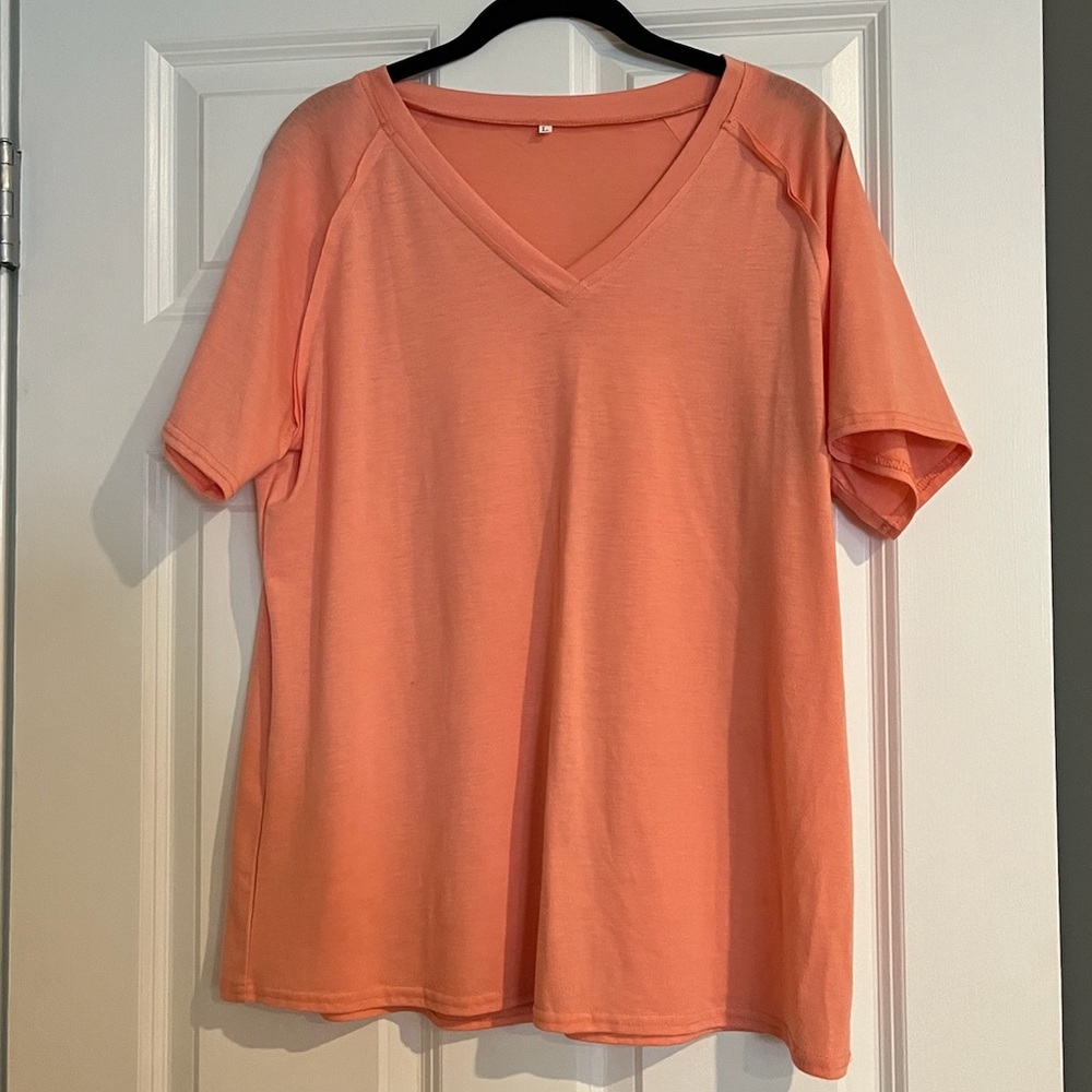 Peach Colored V-Neck Tshirt - Size Large Women’s